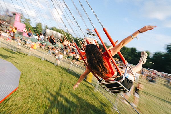Chaises volantes au festival Garorock - Photo 2